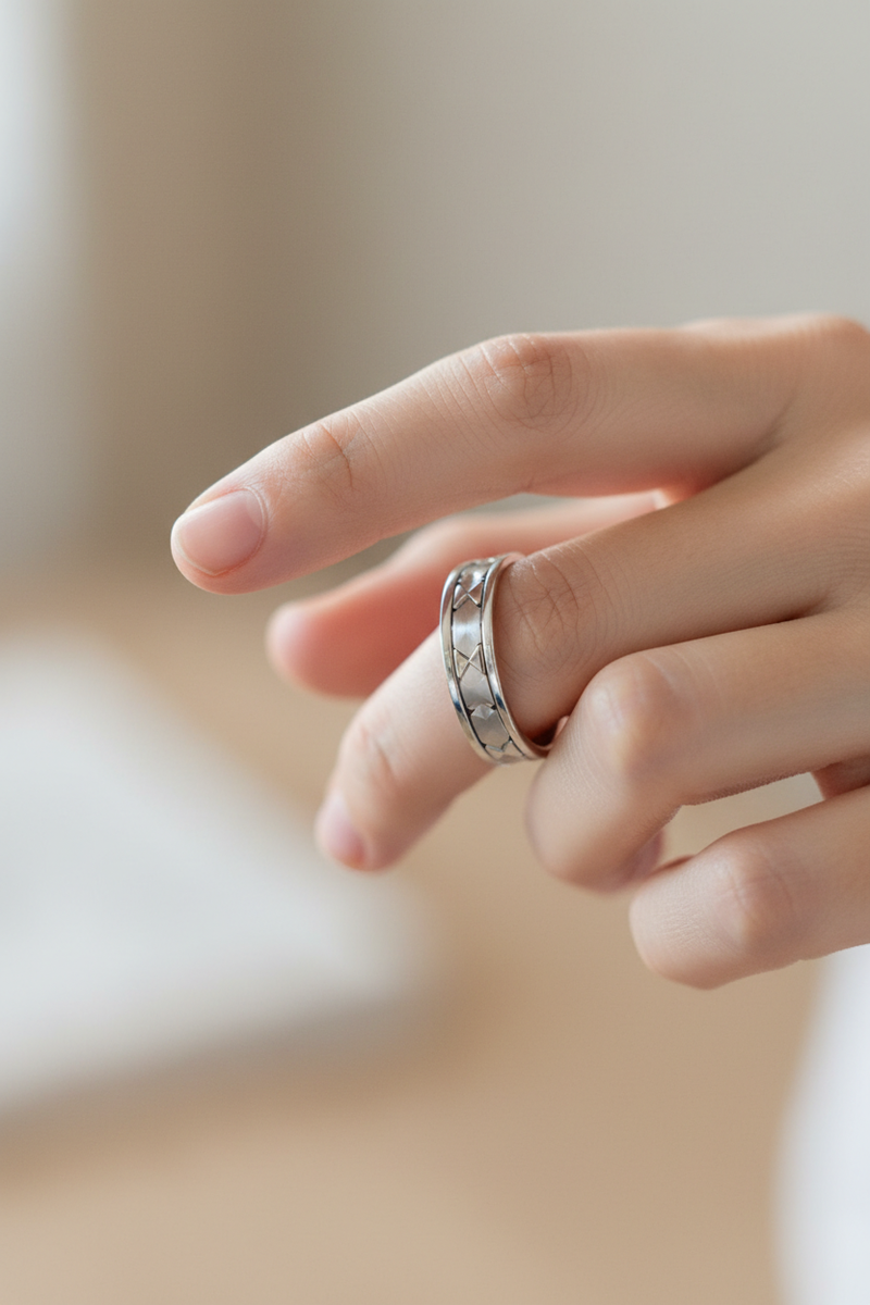 Why Fidget Jewellery Is Becoming an Everyday Essential