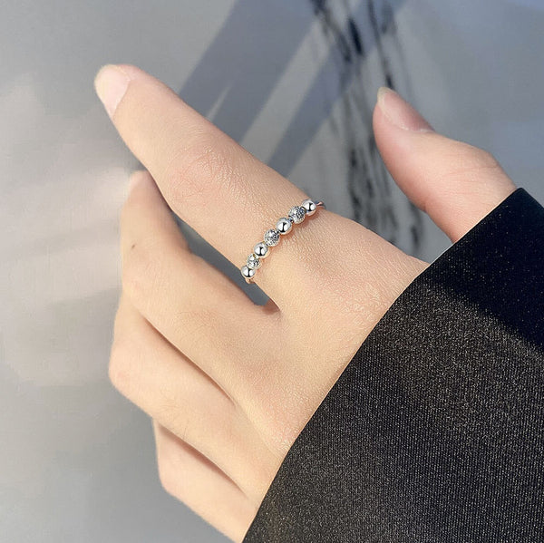 The Silver Sliding Bead Ring by Spinly