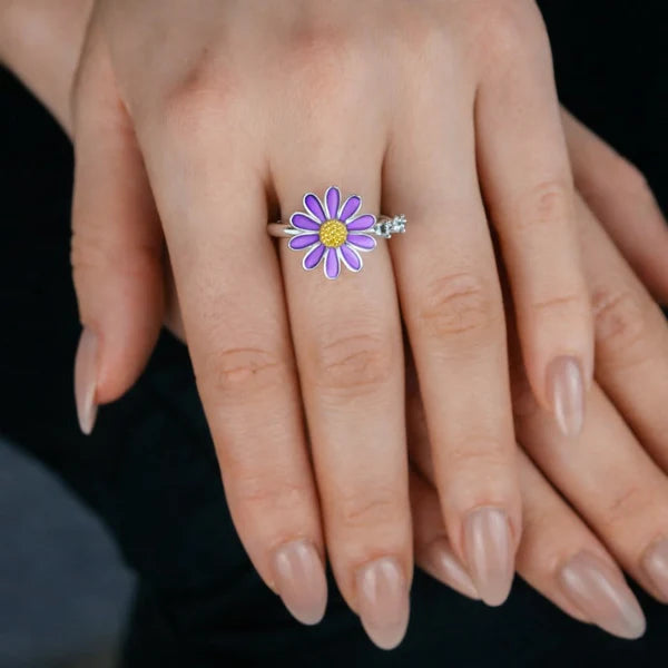 The Confidence Bloom Ring by Spinly